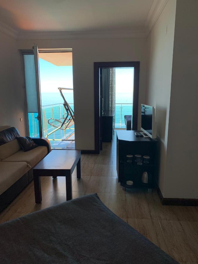 Hotel Neptun Kvariati Εξωτερικό φωτογραφία