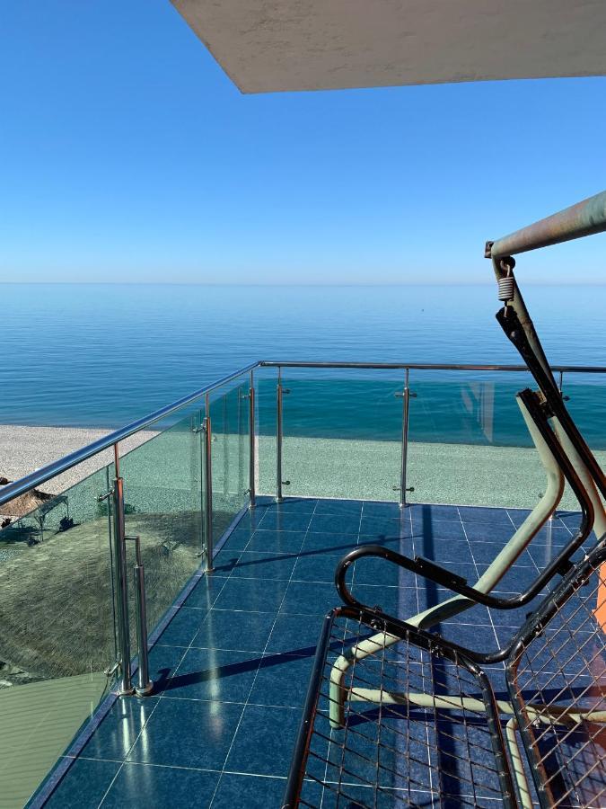 Hotel Neptun Kvariati Εξωτερικό φωτογραφία